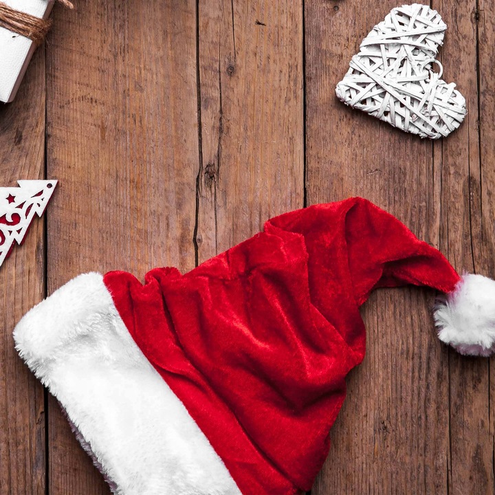 CZAPKA ŚWIĘTEGO MIKOŁAJA ŚWIĄTECZNA Z POMPONEM STRÓJ NA ŚWIĘTA MIKOŁAJKI