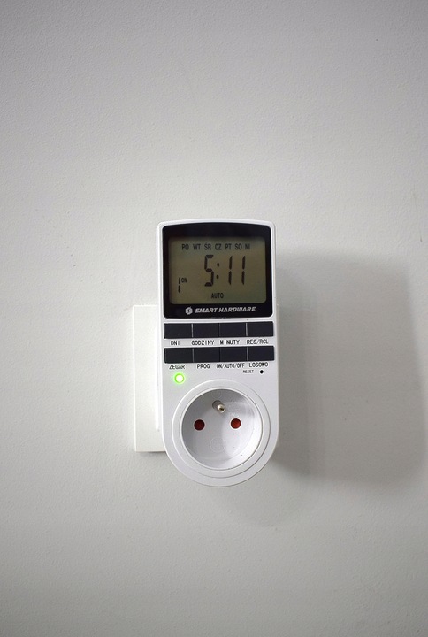 PROGRAMATOR CZASOWY WŁĄCZNIK WYŁĄCZNIK LCD CYFROWY HARMONOGRAM 7 DNI 10 UST