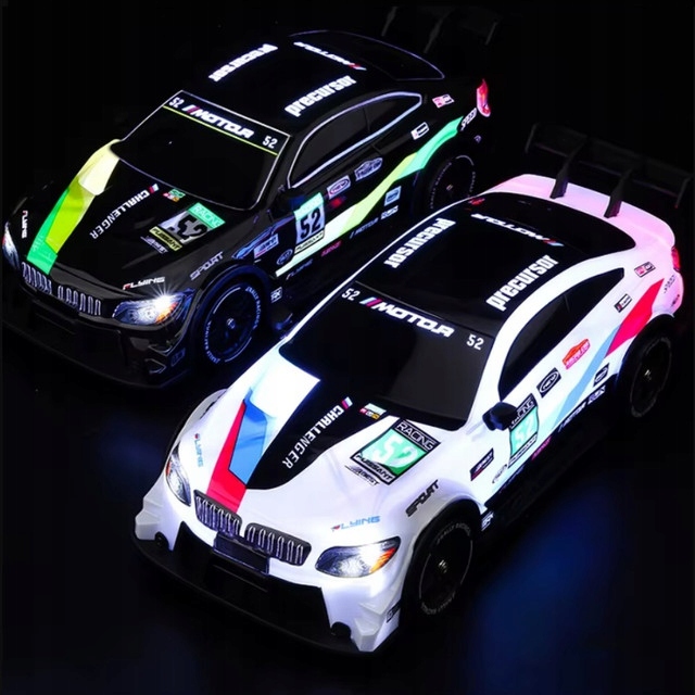 Samochód Zdalnie Sterowany RC Drift Duży 4x4 Auto na Pilot do Driftu LED