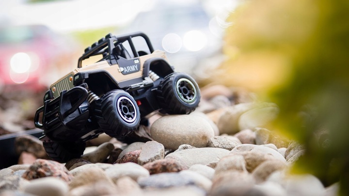 SAMOCHÓD ZDALNIE STEROWANY AUTO NA PILOT RC ARMY