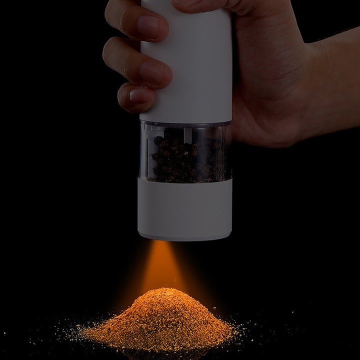 ELEKTRYCZNY MŁYNEK DO PIEPRZU I SOLI Z OŚWIETLENIA