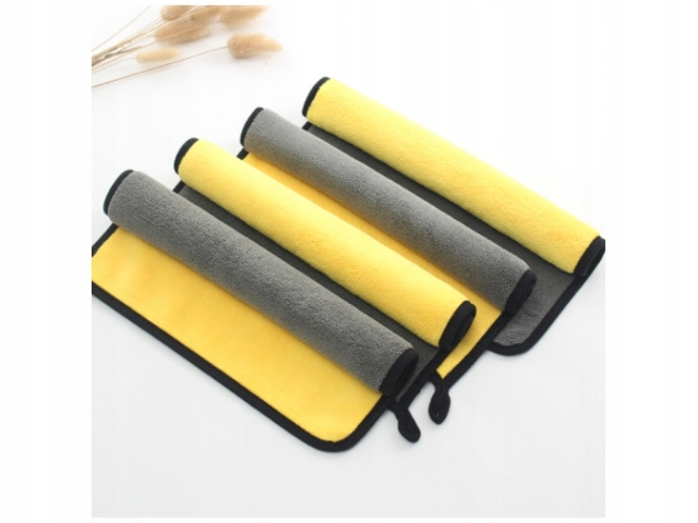 PUSZYSTY RĘCZNIK 30x30 DO OSUSZANIA MIKROFIBRA 80