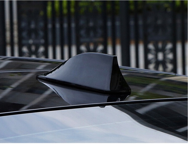 ANTENA SAMOCHODOWA PŁETWA REKINA SHARK WZMACNIACZ