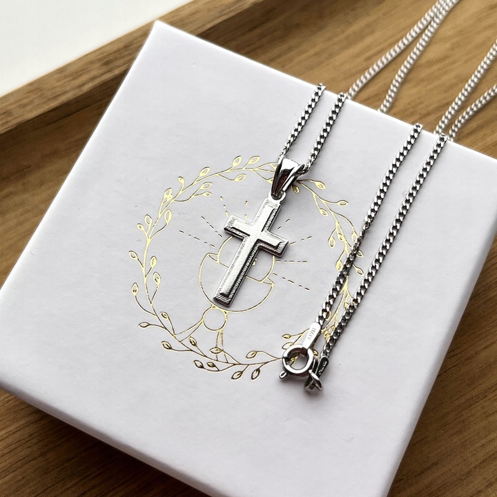 Krzyżyk z łańcuszkiem srebrny medalik komunijny łańcuszek z krzyżykiem