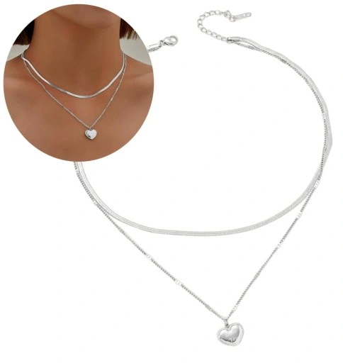 Naszyjnik lancuszek srebrne serduszko CELEBRYTKA
