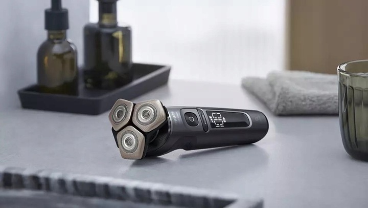 Golarka elektryczna Philips do golenia na sucho i na mokro SP9872/15