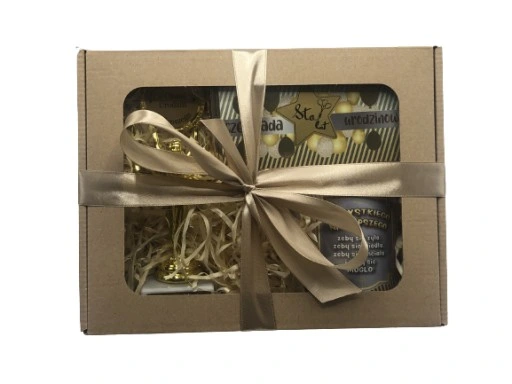 Prezent Na Urodziny 18-99 Zestaw Kosz Prezentowy Statuetka Kubek Czekolada