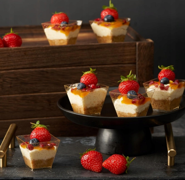 ORYGINALNE POJEMNIKI PUCHARKI KWADRATOWE DO DESERÓW 60ML ZŁOTY BROKAT 50szt