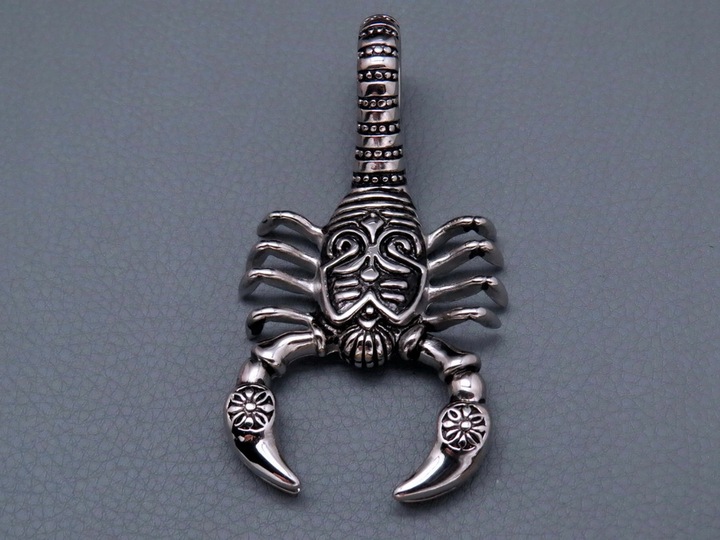 SREBRNY SKORPION NA ŁAŃCUSZEK STAL SZLACHETNA 316L