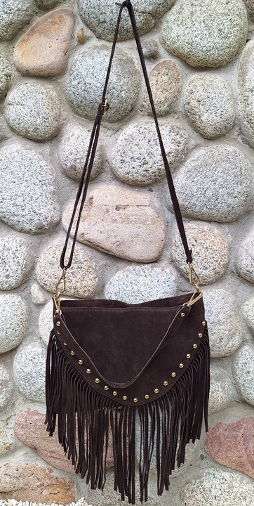 Torebka Listonoszka z ćwiekami ZAMSZ NATURALNY BOHO CZEKOLADA Vera Pelle