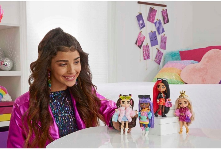 MATTEL BARBIE EXTRA MINIS MODNA LALKA SUKIENKA W PŁOMIENIE +AKCESORIA HKP88