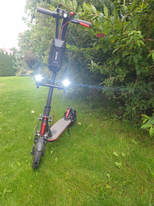 Komplet świateł przednich do hulajnóg elektrycznych