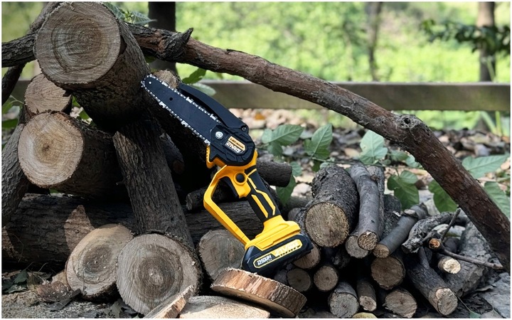 PIŁA ŁAŃCUCHOWA AKUMULATOROWA 6" DO GAŁĘZI DREWNA GAŁĘZIÓWKA 2x AKUMULATOR