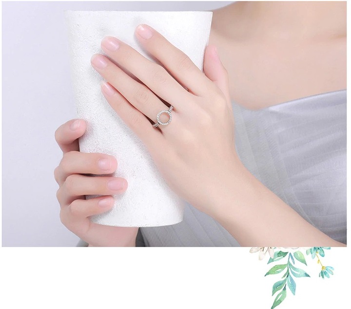 Pierścionek srebrny kółeczko cyrkonie drobne kryształki elegancki stal 925