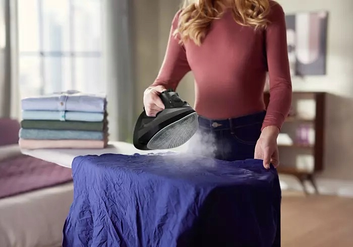 Żelazko Philips DST5040/80 SteamGlide Plus Azure czarne