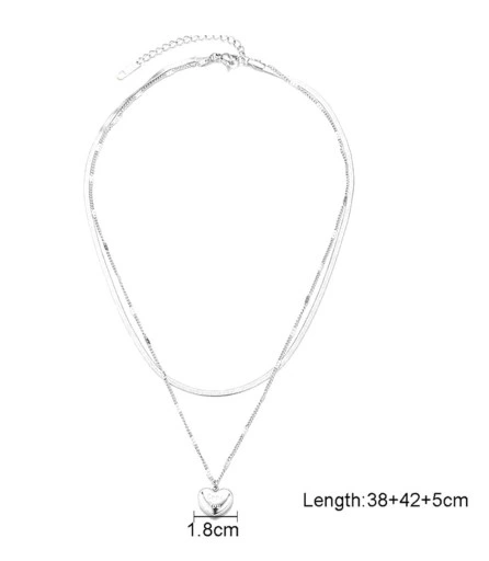 Naszyjnik lancuszek srebrne serduszko CELEBRYTKA