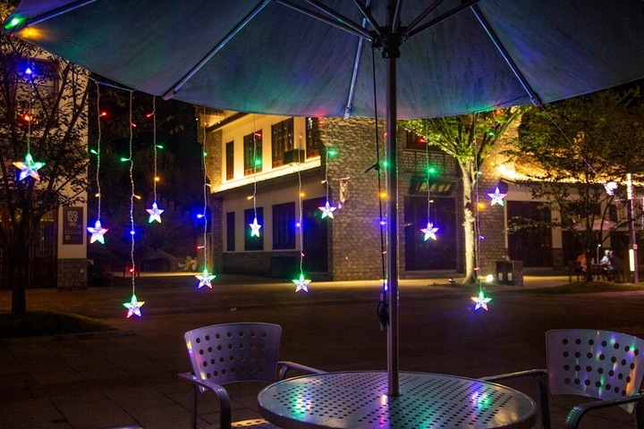 Lampki Choinkowe 108 LED Kurtyna Sople Zewnętrzne Girlanda Świetlna 2,5x0,9