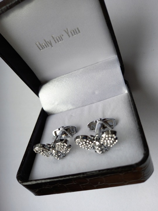 Srebrne klasyczne spinki do mankietów koszuli