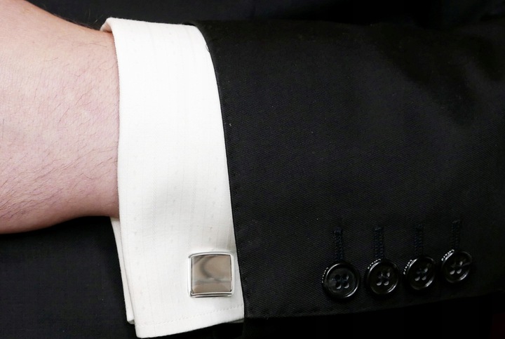 SPINKI DO MANKIETÓW SREBRNE Z KRZEMIENIEM PASIASTYM