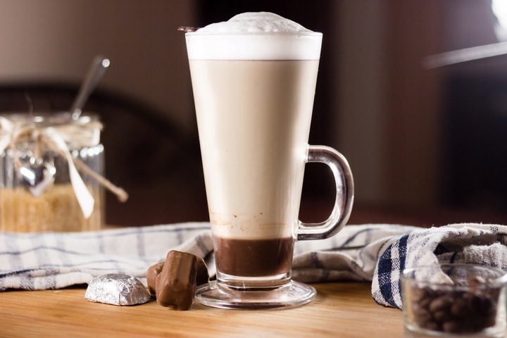 Zestaw 6 szklanek Caffe Latte i 6 łyżeczek Glasmark