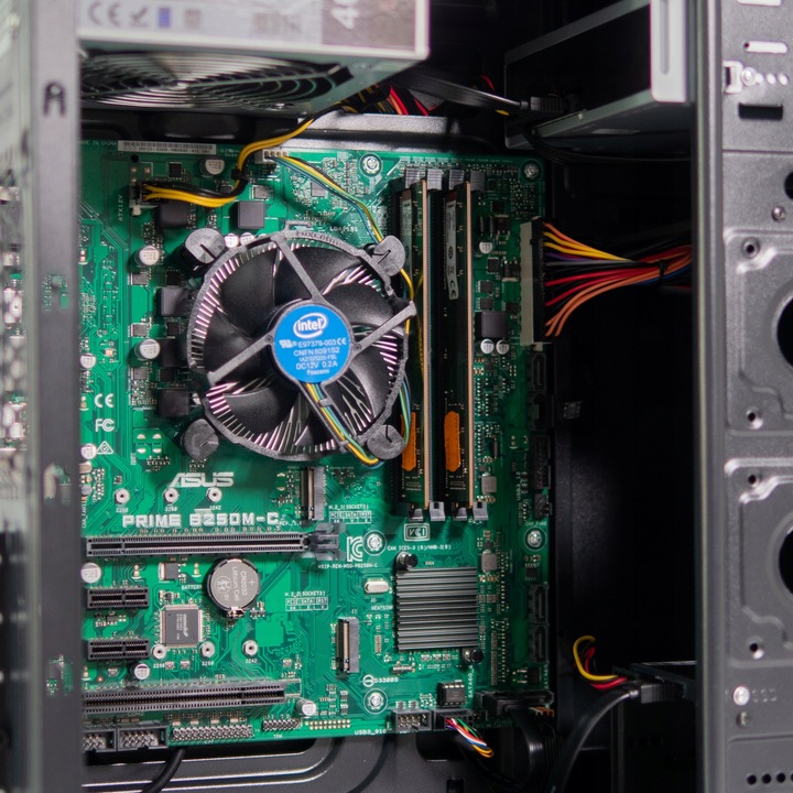 SZYBKI PC I3-6GEN 16GB DDR4 500GB SSD DVD WIN10