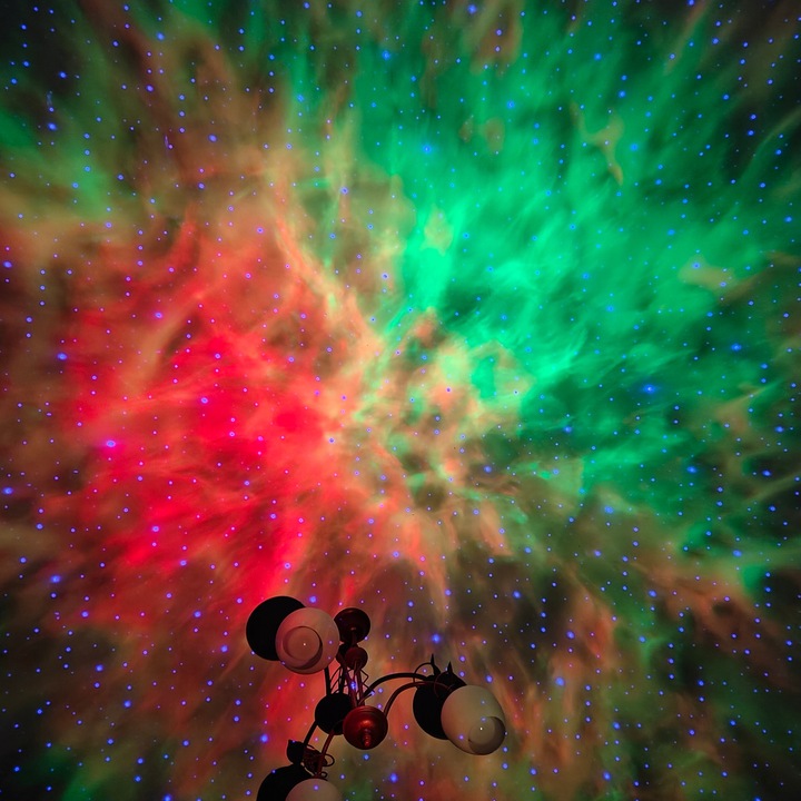 PROJEKTOR GWIAZD LAMPKA NOCNA RZUTNIK LED DO SYPIALNI DLA DZIECI NA PREZENT