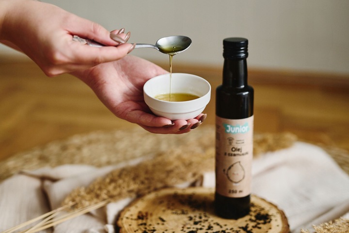 OLEJ Z CZARNUSZKI DZIECI JUNIOR 10,62! mg/g TYMOCHINONU 250ml NIERAFINOWANY