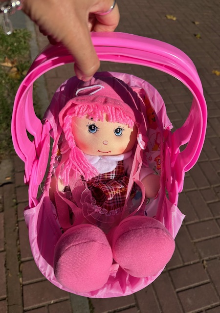 RÓŻOWE NOSIDEŁKO DLA LALEK 37 CM