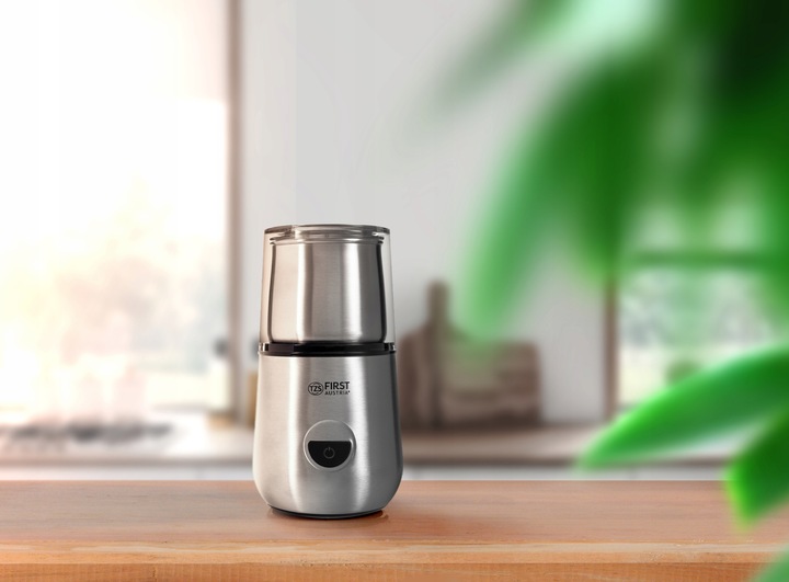 Młynek do kawy i spieniacz do mleka First Austria