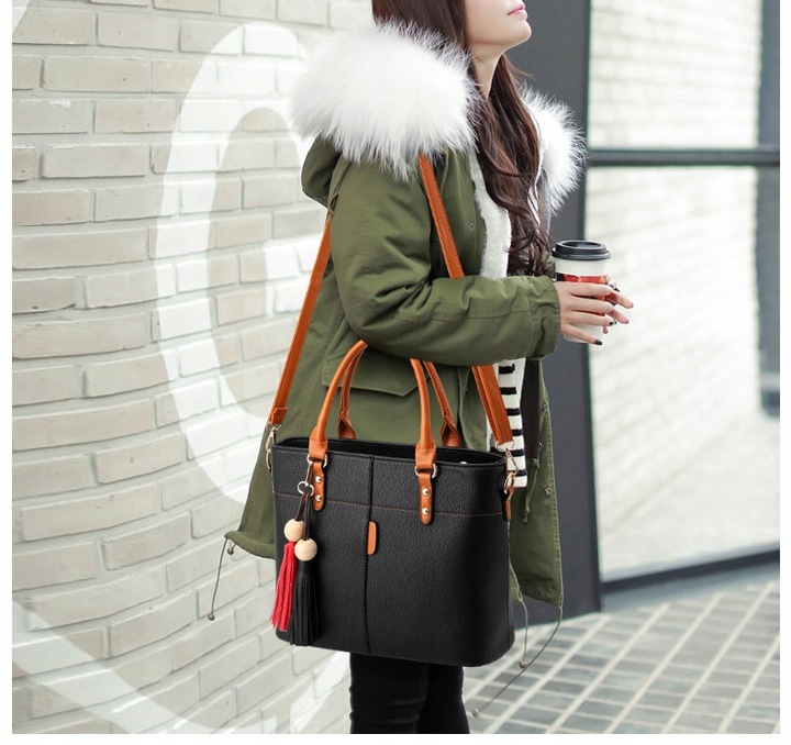 TOREBKA DAMSKA KUFEREK CZARNY z brąz DO RĘKI NA RAMIĘ LISTONOSZKA