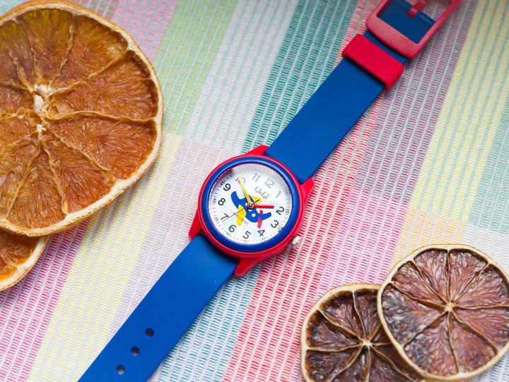 DZIECIĘCY ZEGAREK QQ VS59J009Y DLA CHŁOPCA 10BAR