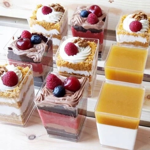 POJEMNIKI PUCHARKI KWADRATOWE DO DESERÓW KUBKI SŁODKI STÓŁ BUFET 60ML 50szt