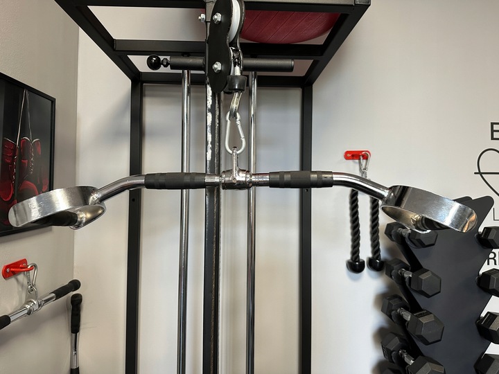 DRĄŻEK UCHWYT DO WYCIĄGU NA PLECY 70cm LAT BAR MŁOTKOWY DO ATLASU SZEROKI