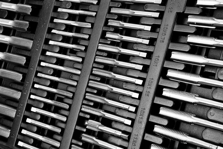 Zestaw Gwintowniki I Narzynki 110e Kalibrownik NEO TOOLS