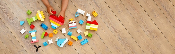 LEGO DUPLO Classic. Pudełko z serduszkiem. 10909.