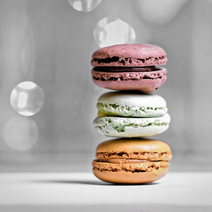 Pudełko karton na muffiny pączki 30x30x10 cm białe opakowanie z okienkiem