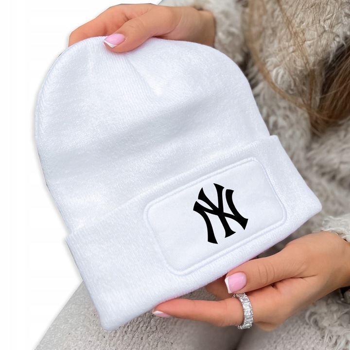 CZAPKA ZIMOWA KLASYCZNA BIAŁA NYC New York Wzory