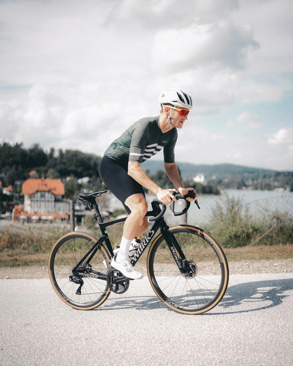 NDURANZ NRGY UNIT DRINK 1500G CYTRYNOWY NAPÓJ WĘGLOWODANOWY IZOTONICZNY