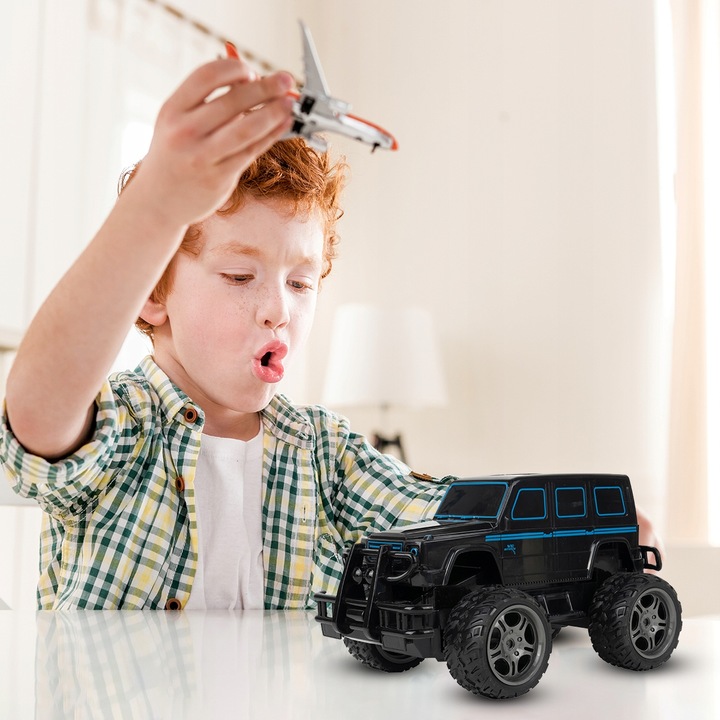 SAMOCHÓD TERENOWY AUTO ZDALNIE STEROWANE SWAT PILOT ŁADOWARKA USB HUMMER