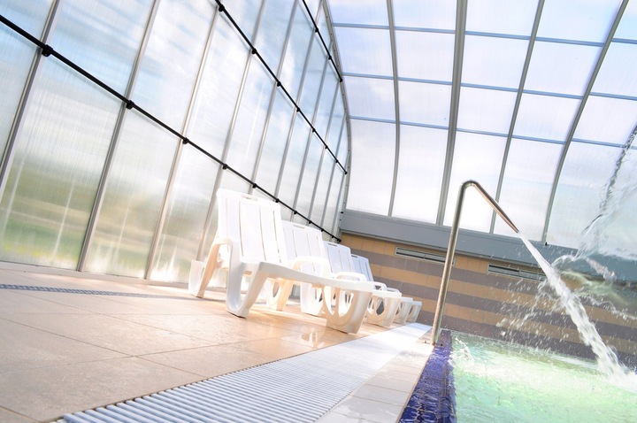 LEŻANKA basenowa profilowana FLORIDA biała SPA