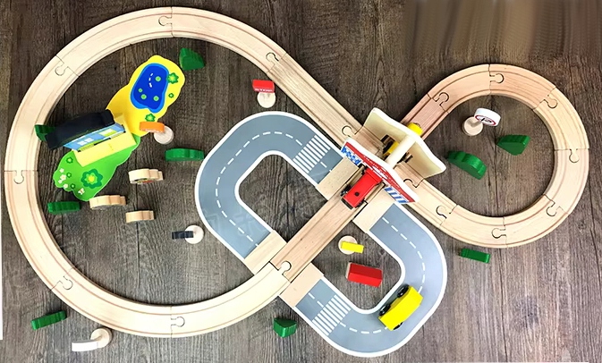 DREWNIANA KOLEJKA TOR WAGONY POCIĄG Budynki Ciuchcia Lokomotywa Zestaw