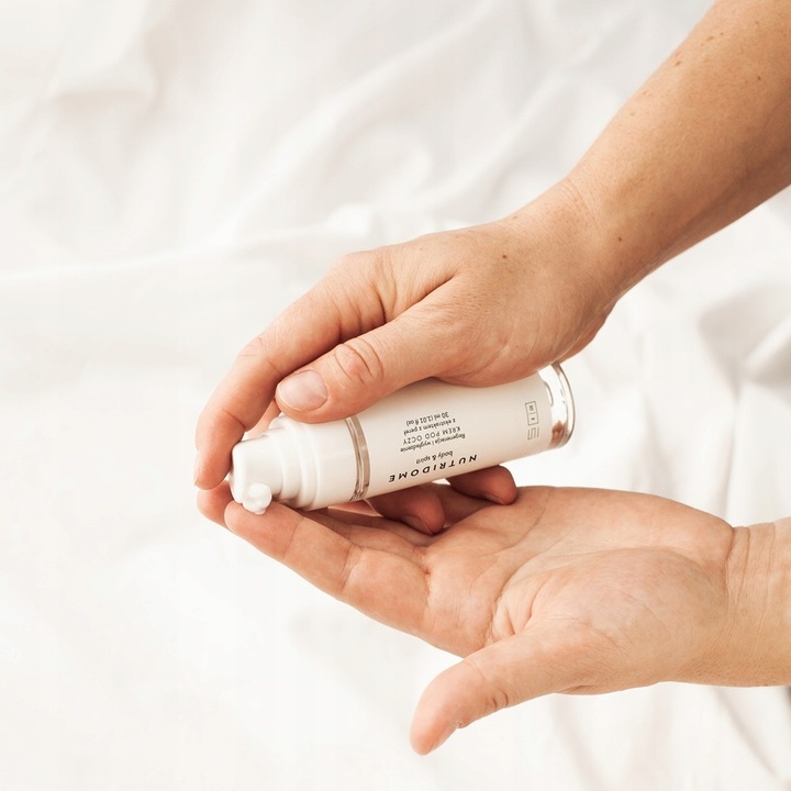 PRZECIWZMARSZCZKOWY Krem pod oczy nawilżający WYGŁADZAJĄCY 30 ml NUTRIDOME