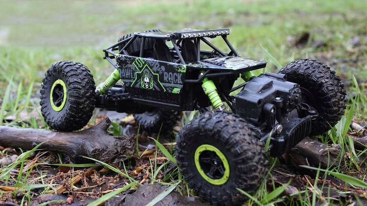 KRÓL PRZESZKÓD samochód sterowany AUTO RC MoNsTeR 4x4
