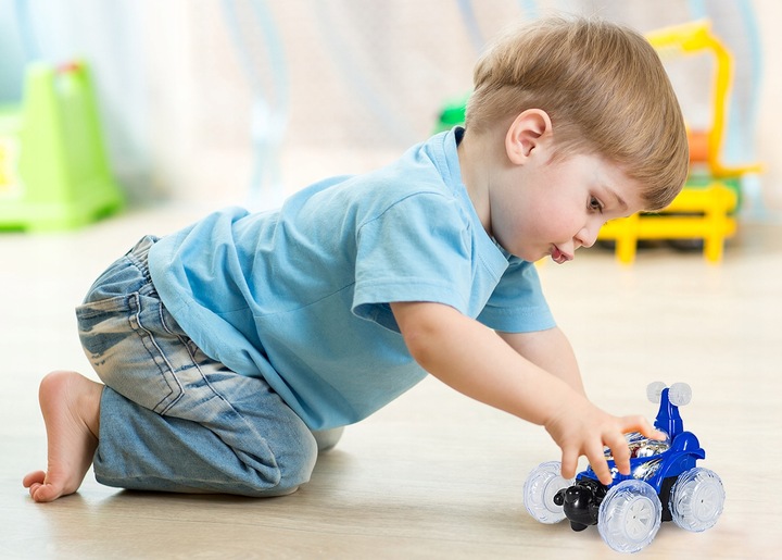 SAMOCHÓD ZDALNIE STEROWANY AUTO TWISTER KASKADER NA PILOTA DLA CHŁOPCA