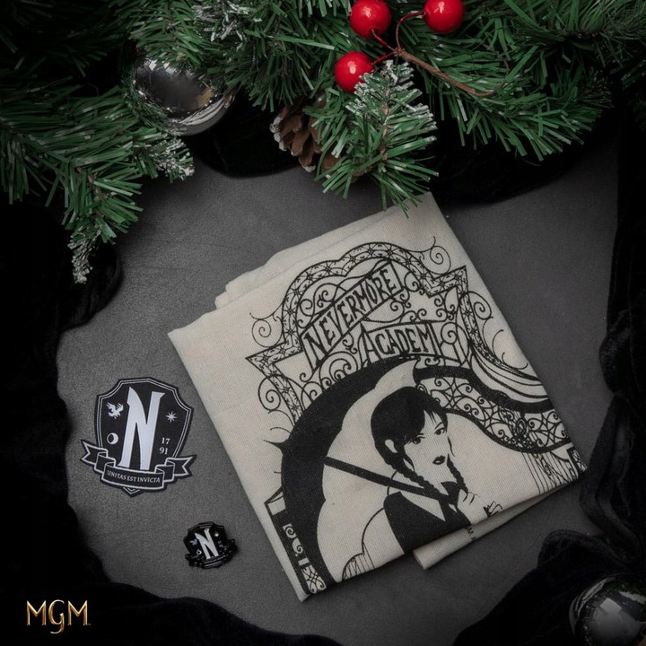 WEDNESDAY KALENDARZ ADWENTOWY 24 PREZENTY ORYGINALNY CINEREPLICAS 2024