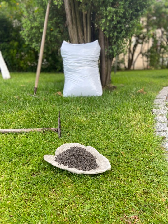 Obornik granulowany Naturalny MIKRO Granulat 25kg nawóz SUPER JAKOŚĆ 40L