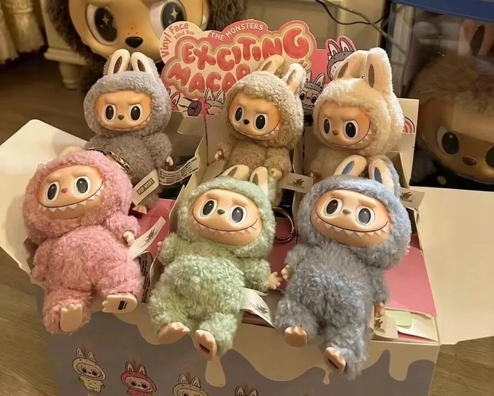 Figurka Labubu doll Pop Mart lalka The Monster Exciting Macarons Vinyl Face