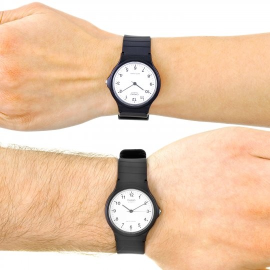 KLASYCZNY ZEGAREK CASIO MQ-24-7BLLEG CYFRY ARABSKIE LEKKI NA PASKU 34mm