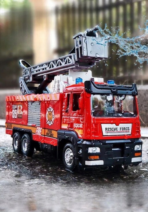 STRAŻ POŻARNA WÓZ SAMOCHÓD STRAŻACKI Z NAPĘDEM LEJE WODĄ ŚWIATŁO DŹWIĘK