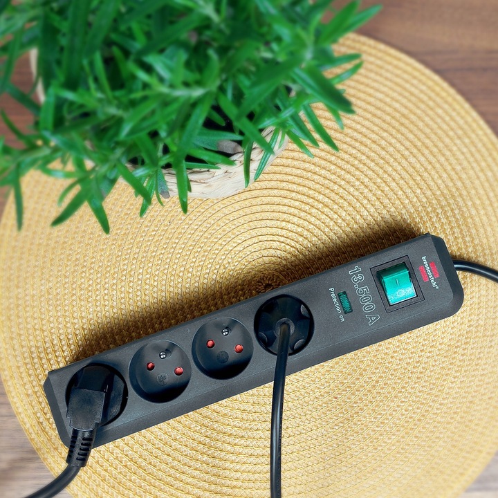 LISTWA PRZEPIĘCIOWA BRENNENSTUHL 4 GNIAZDA 13500A